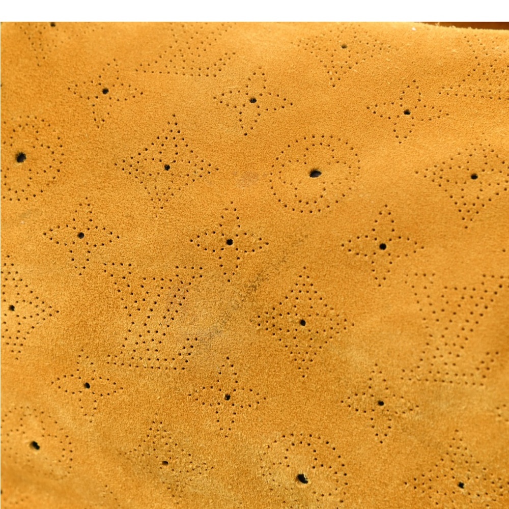 Louis Vuitton suede mahina onatah PM in maize - Picture 9 of 10